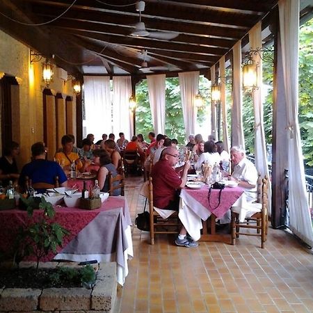 Albergo Ristorante Flora Vittorio Veneto Exterior photo