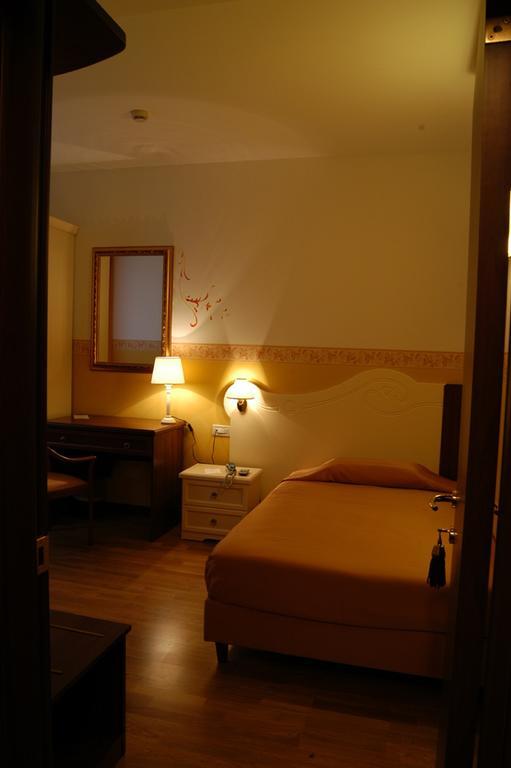 Albergo Ristorante Flora Vittorio Veneto Room photo